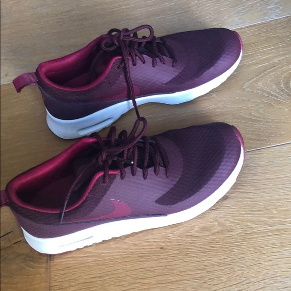 Nike Shoes - Nike Air Max Thea